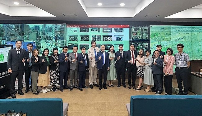 Technology Connects Vietnamese and Korean Localities