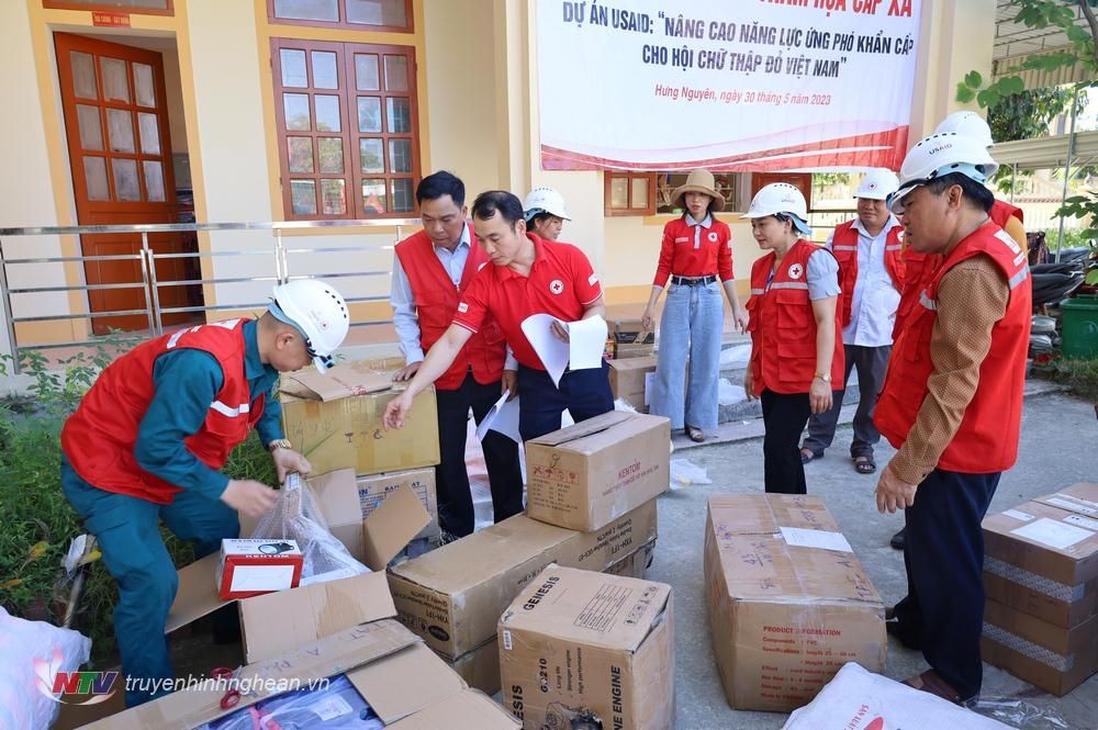 USAID Provides Disaster Response Equipment for Nghe An Province