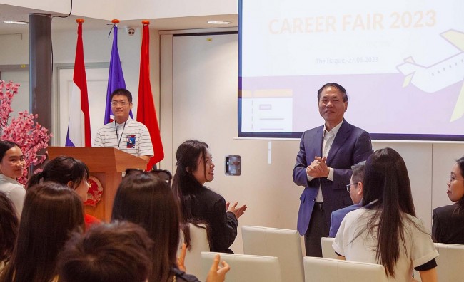 Vietnamese Student Association in Netherlands Holds Career Fair