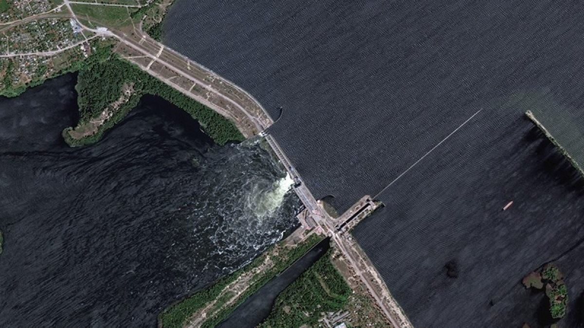 Satellite image of the Kakhovka hydroelectric dam on the Dnipro River in Kherson (Image: Maxar Technologies/Reuters)