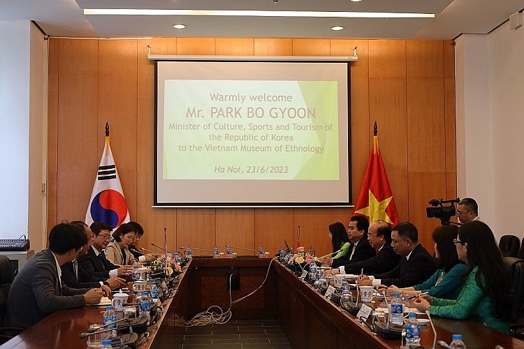 South Korean Minister: I Will Introduce Vietnam Museum of Ethnology to Korean People