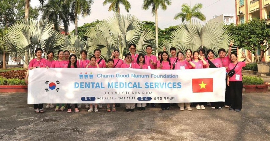 South Korean Volunteers Provide Dental Checkups for 400 People in Hai Duong