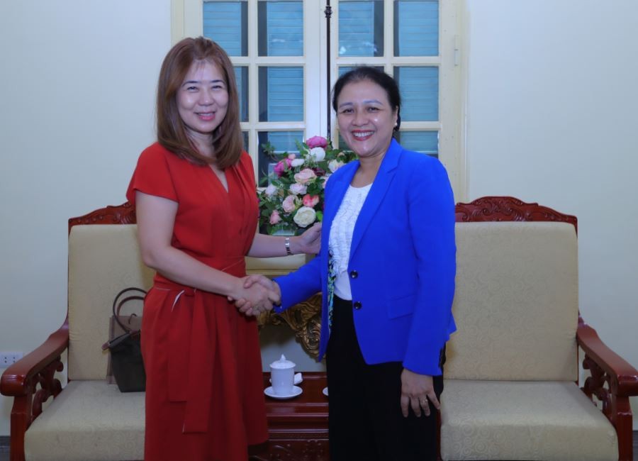 singapore international foundation seeks answers for vietnams health culture water issues