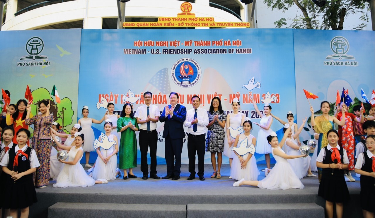education cooperation contributes to connecting vietnamese american people
