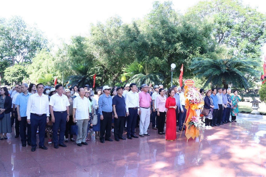 vufos delegates visit quang trung museum in binh dinh province