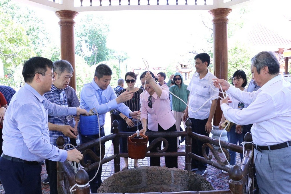 VUFO's Delegates Visit Quang Trung Museum in Binh Dinh Province