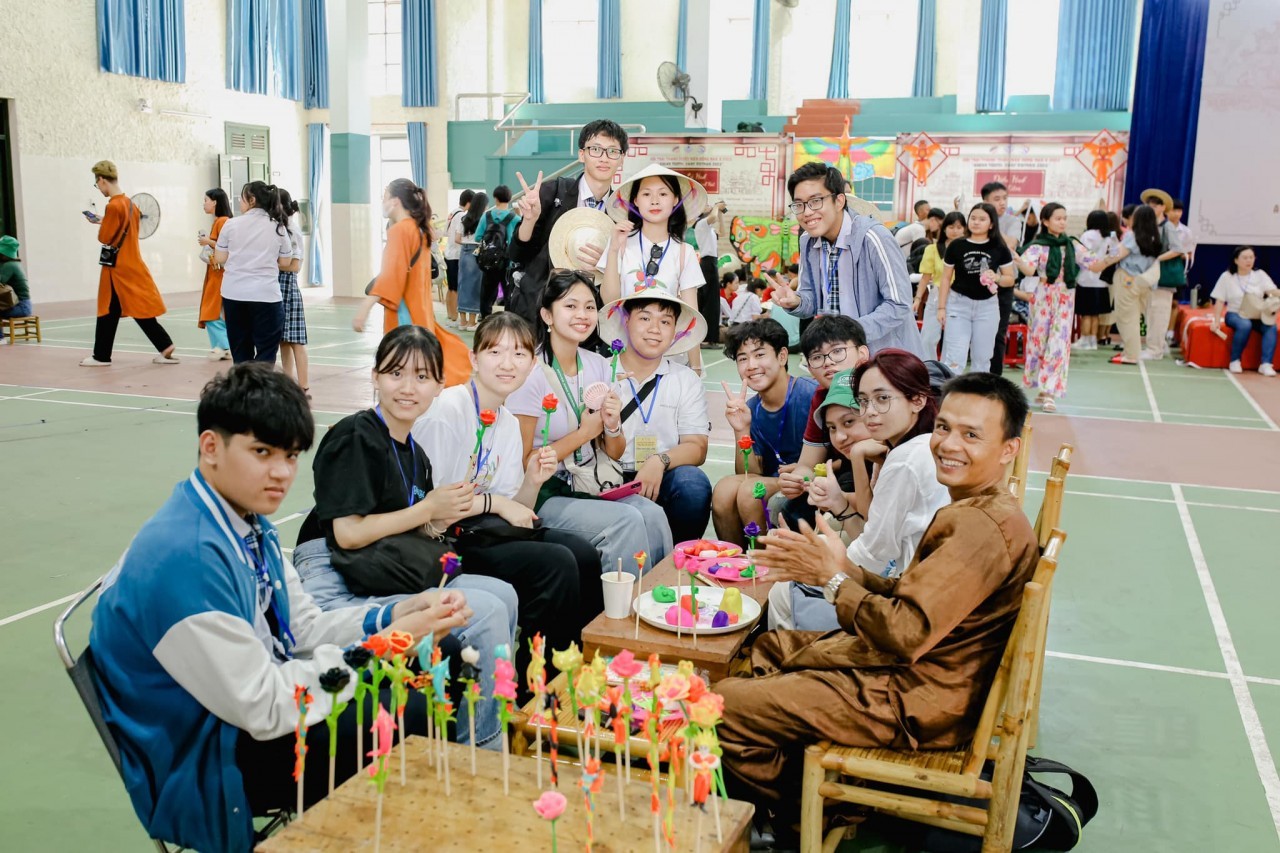 students from seven countries join vietnam asean youth camp 2023 in hue
