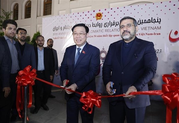 NA Chairman Kicks Off Vietnam Culture Week in Iran