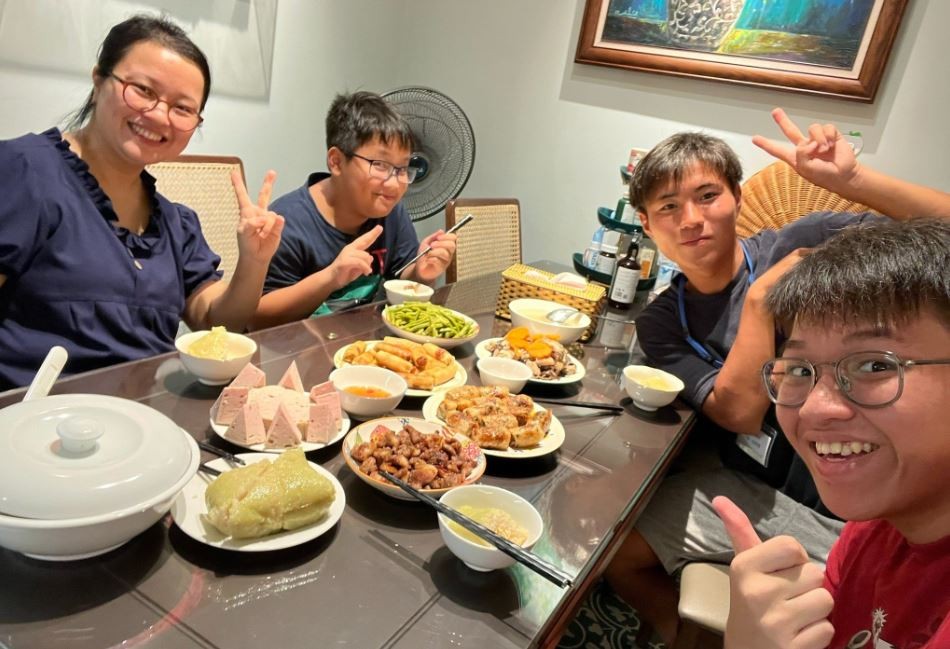 japanese students experience vietnamese family life
