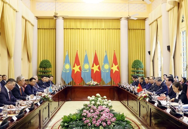 vietnam news today aug 22 vietnamese kazakh presidents seek measures to forge cooperation