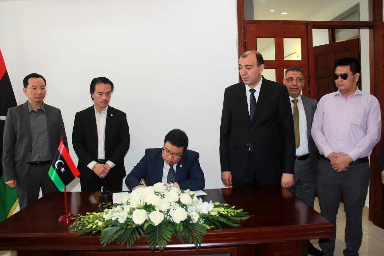 vufo representative lays wreaths records condolences for flood victims in libya