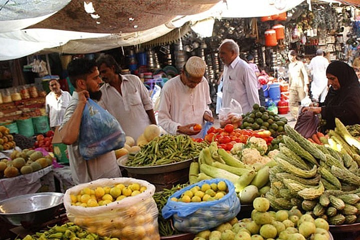 Inflation in Pakistan seen surging to 31pc in September Inflation in Pakistan seen surging to 31pc in September