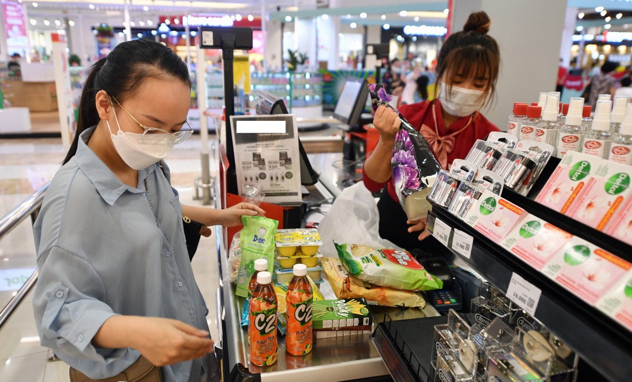 vietnam news today oct 10 foreign retail giants flock to vietnam