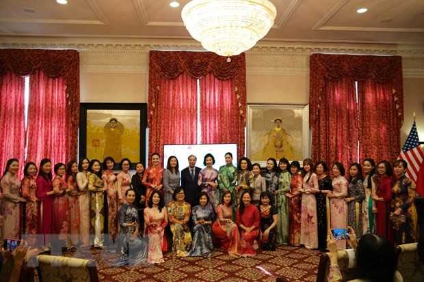 vietnamese traditional ao dai impresses diplomats in washington dc