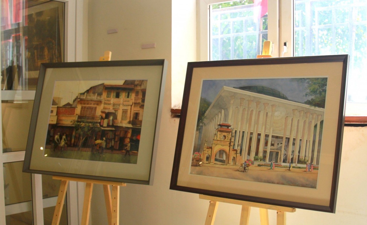 Saigonese Painter Exhibits "A Little Love for the City" in Hanoi