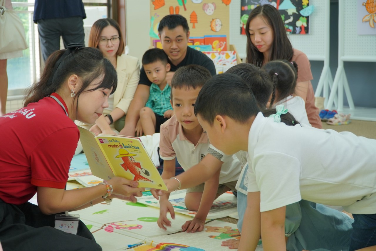 100 bilingual ehon comics introduced to vietnamese children in japan