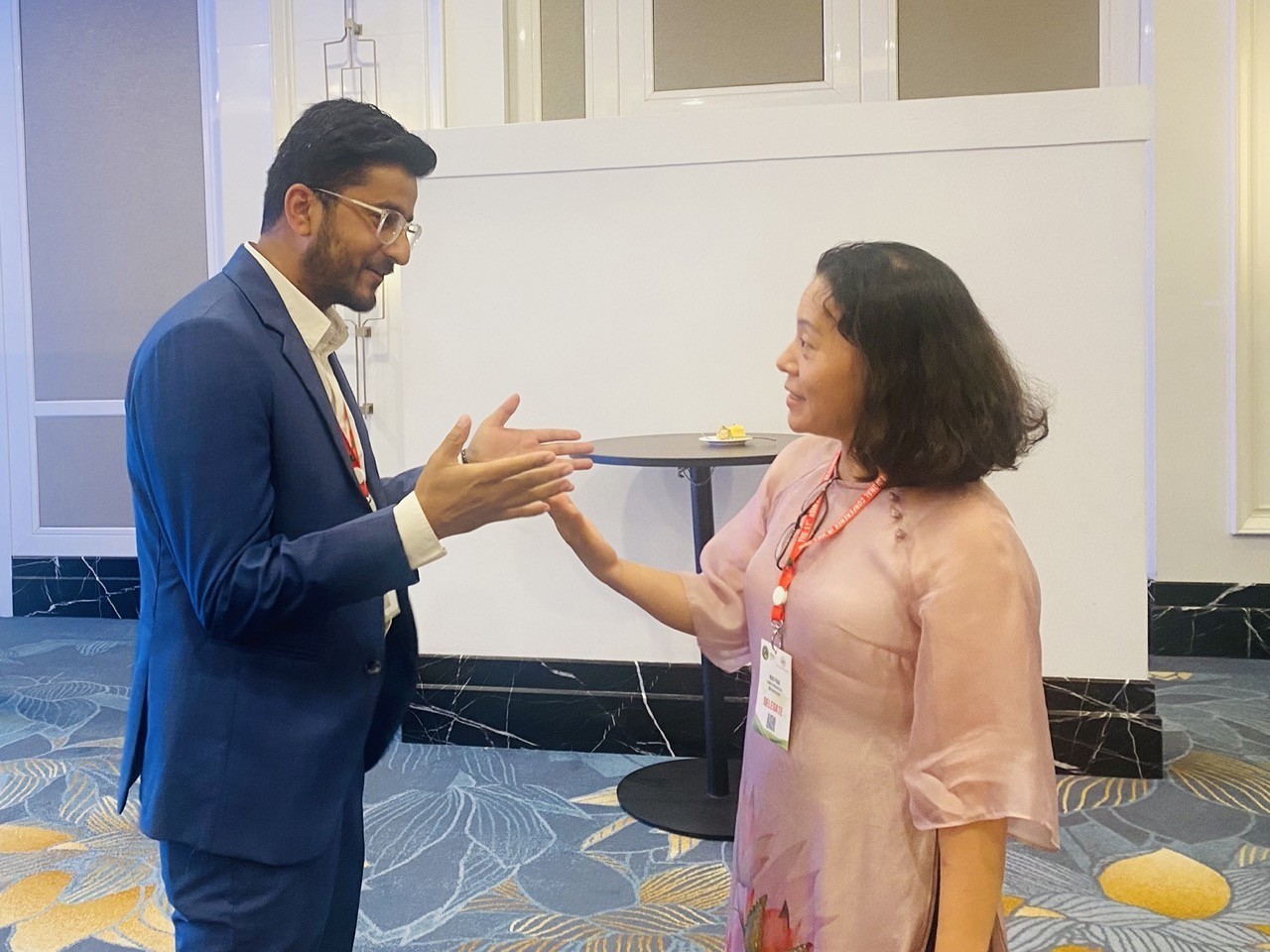 Hospitality of Vietnamese People Wins Over International Delegates