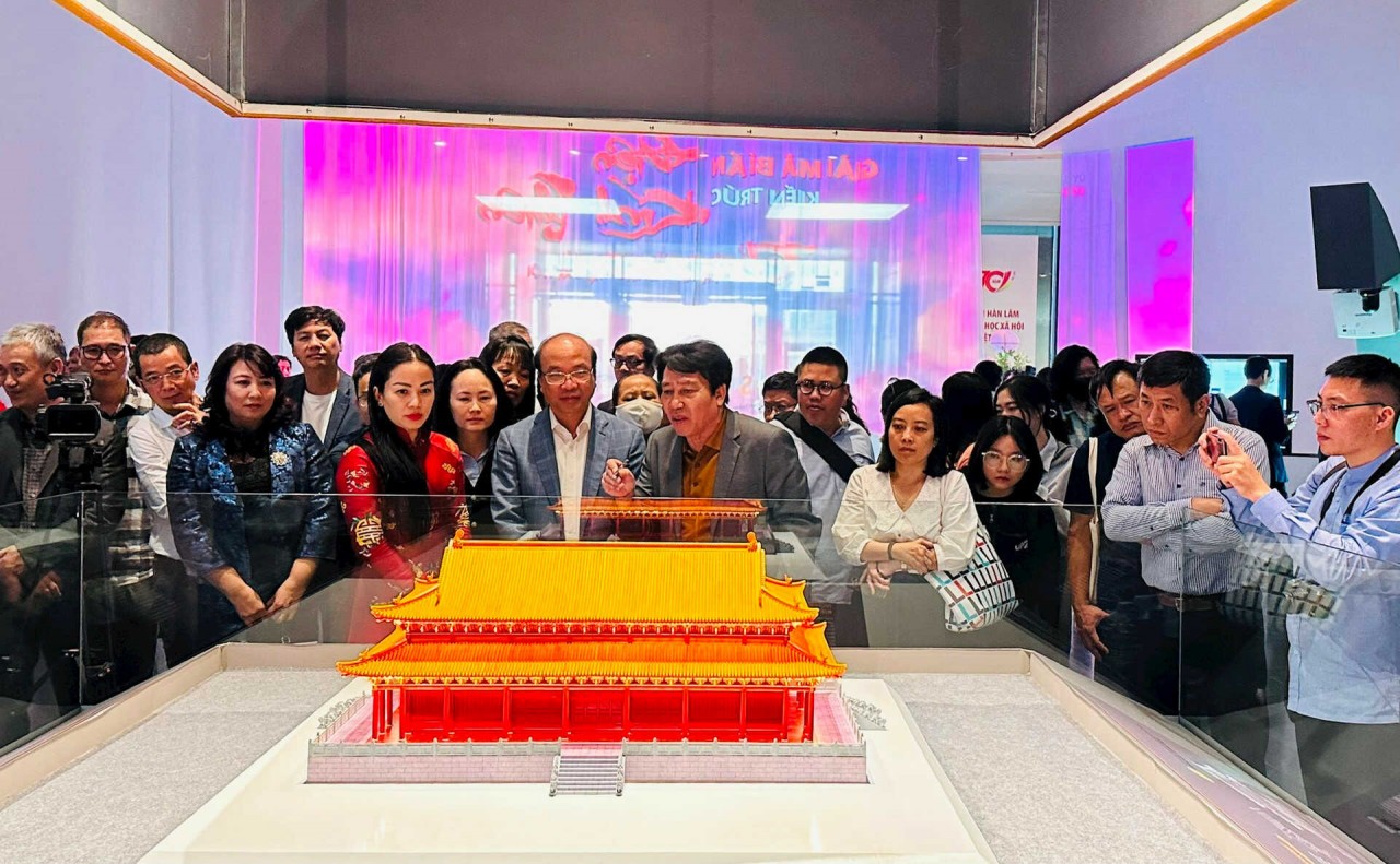 “Decoding The Mystery Of Kinh Thien Palace Architecture” Opens In Hanoi