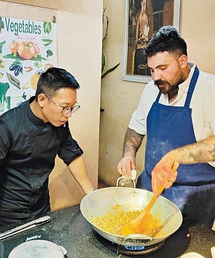 Pita Bread with a Vietnamese Twist Pita Bread with a Vietnamese Twist