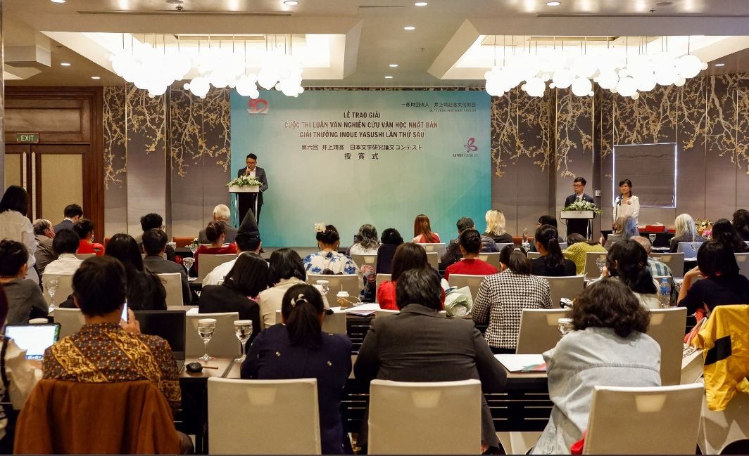 japanese inoue yasushi award granted for outstanding researches by vietnamese