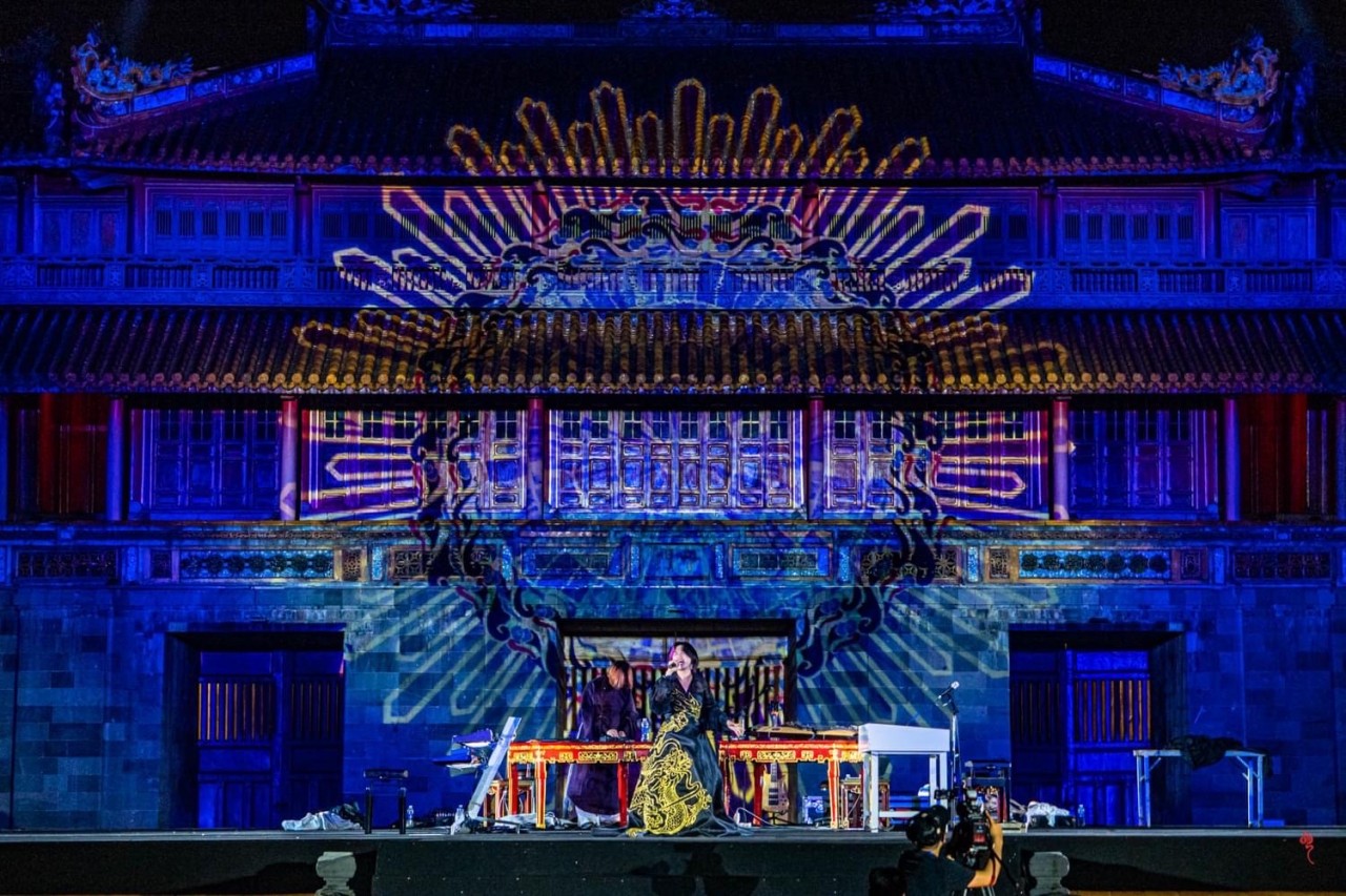 Glittering Light Show at Hue Imperial City’s Ngo Mon Gate