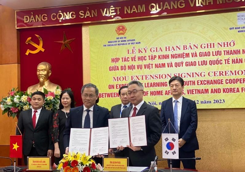 vietnam rok sign mou extension on youth exchange cooperation