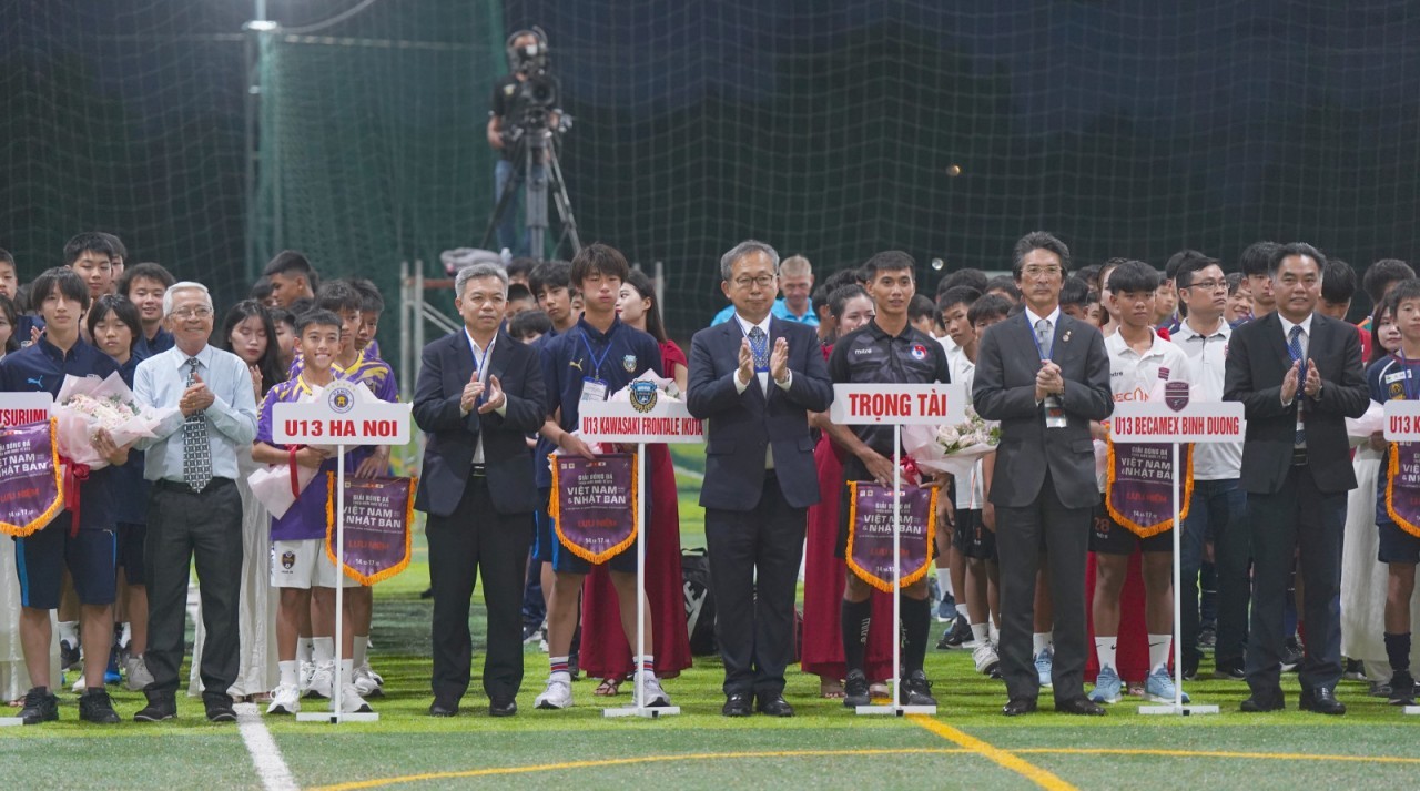vietnam japan football tournament promotes friendship