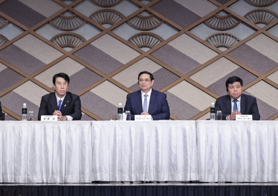 vietnam news today dec 17 vietnam and japan ink 30 cooperation documents at joint economic forum