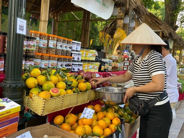 Vietnam Agricultural Products Introduced To Algeria