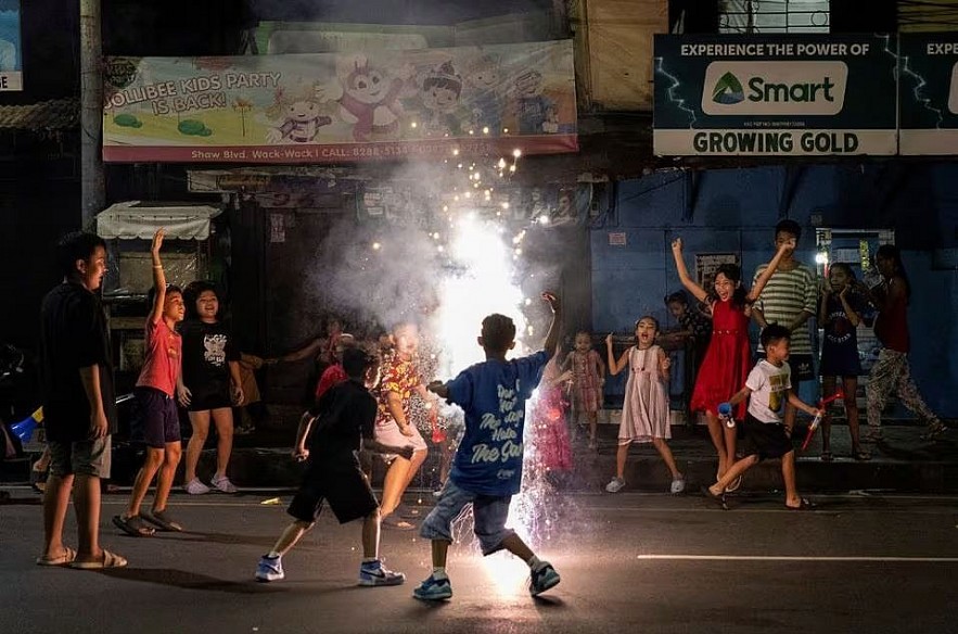New Year Atmosphere Around the World
