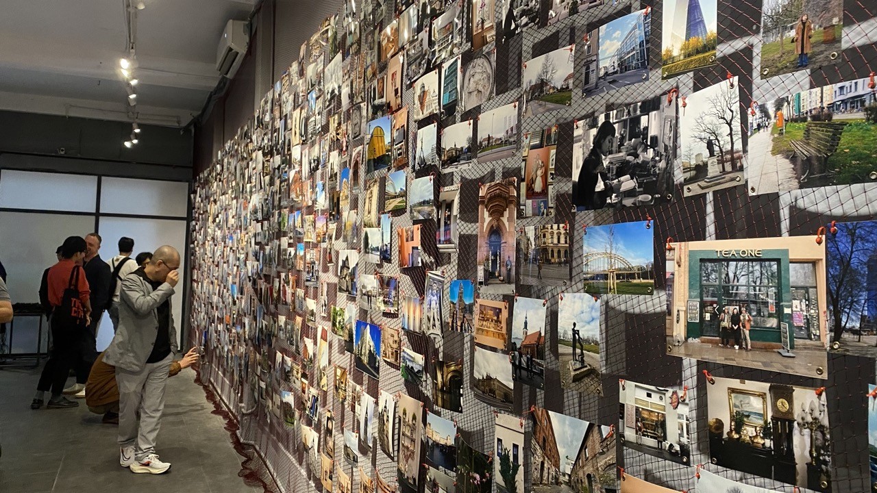 Editor's Pick: Visual Art Exhibition Depicts the Colorful Life of Vietnamese Expats