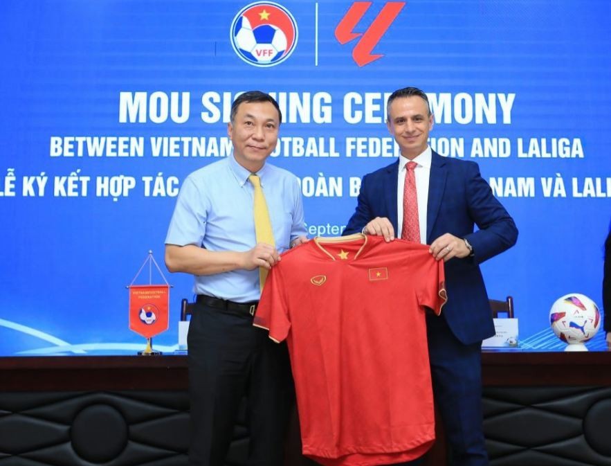 opportunity for vietnamese football to get closer to advanced football platforms