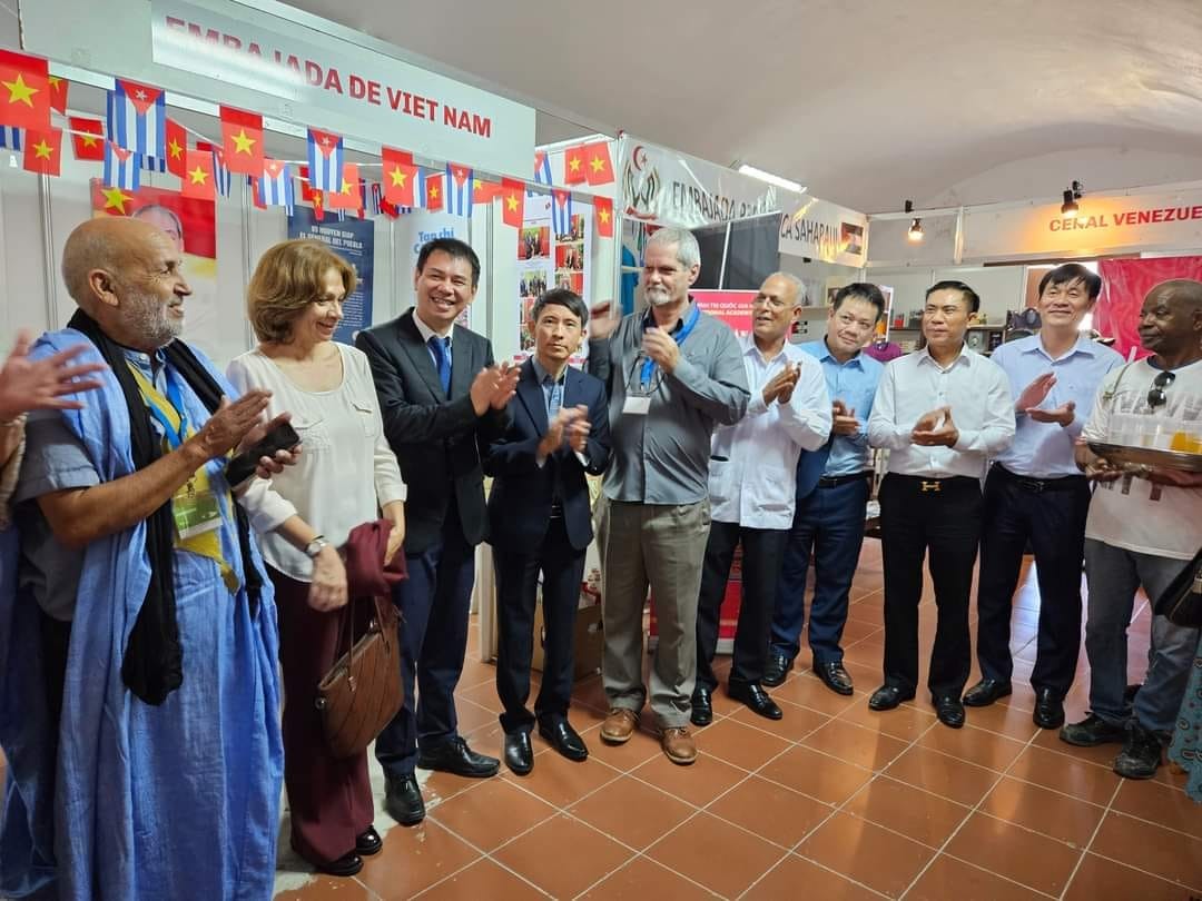 vietnam leaves a mark at cuban international book fair