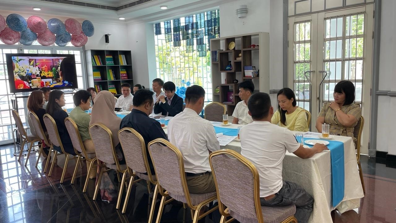 embassy works to support vietnamese firms do business in brunei