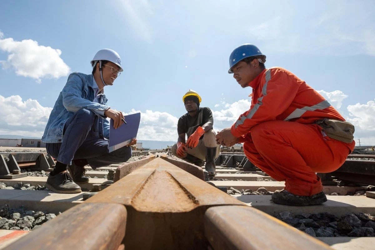 why have thousands of chinese workers left africa over the past decade