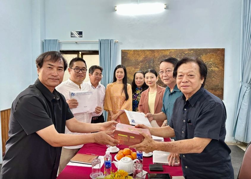 ho chi minh city theater association enhances cooperation with busan theater association