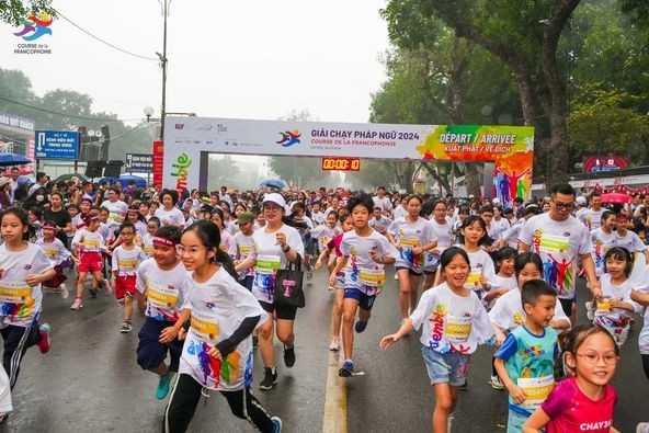 over 1800 people participate in francophone run in hanoi
