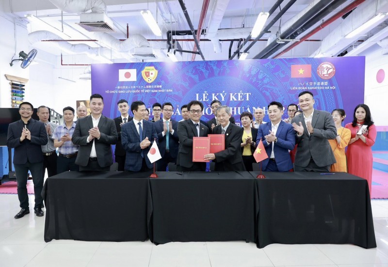 strengthening viet japanese friendships with sports