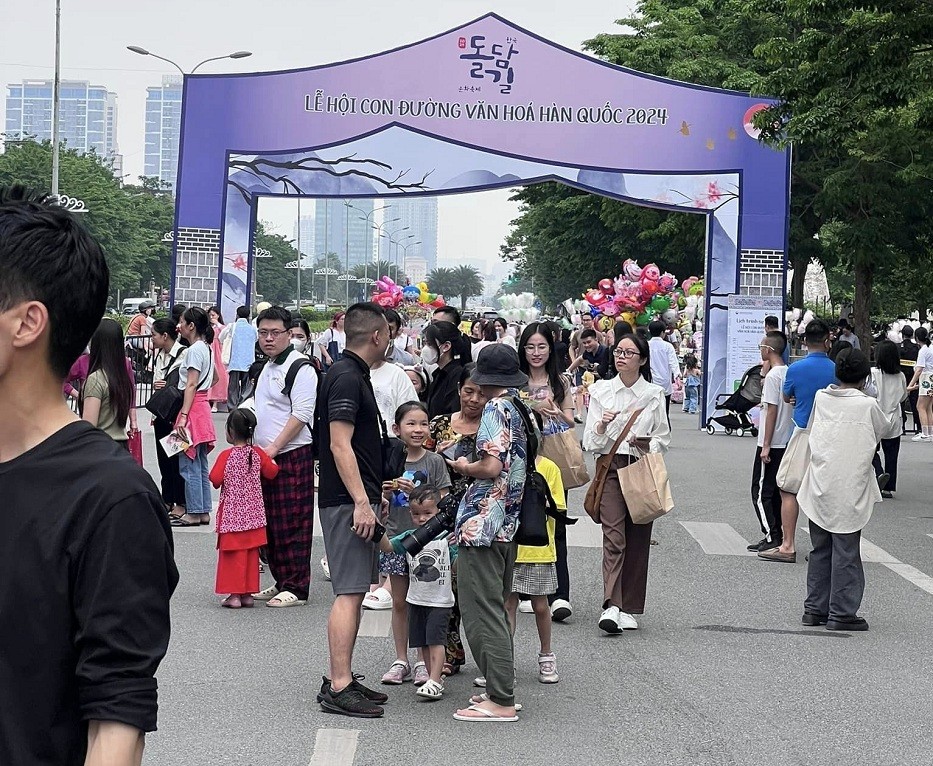 korean cultural road festival returns to hanoi