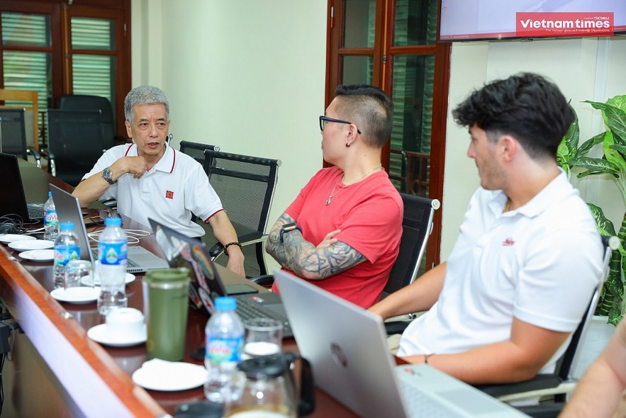 US Students Learn about Vietnam's History, Innovation and Development Process