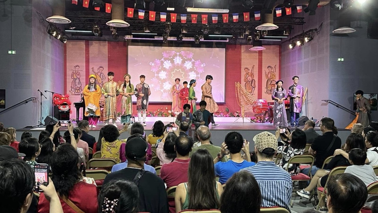 Vietnamese Agricultural Products Charms Residents in France