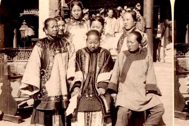 woman in china prevalence and reinforcement of traditional stereotypes