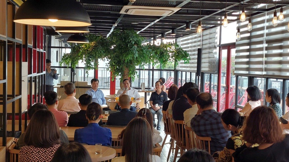 vietnam belgium friendship association discusses digital transformation in higher education