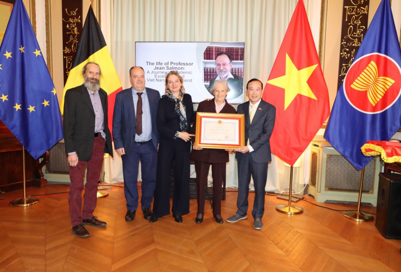 late belgian intl law scholar jean salmon honored by vietnam