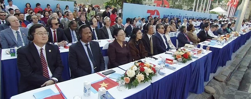 The festival was participated by international delegates, representatives from embassies, and international organizations in Vietnam. (Photo: Hanoi Television) The festival was participated by international delegates, representatives from embassies, and international organizations in Vietnam. (Photo: Hanoi Television)