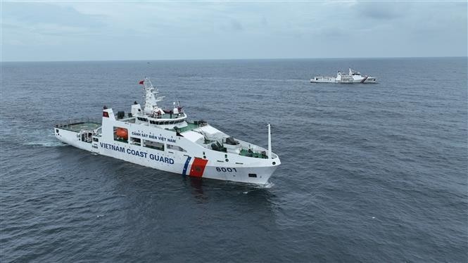 vietnam news today oct 13 vietnamese indonesian coast guards hold joint exercise