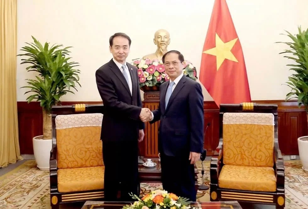 vietnam news today oct 23 vietnam attaches importance to developing partnership with china