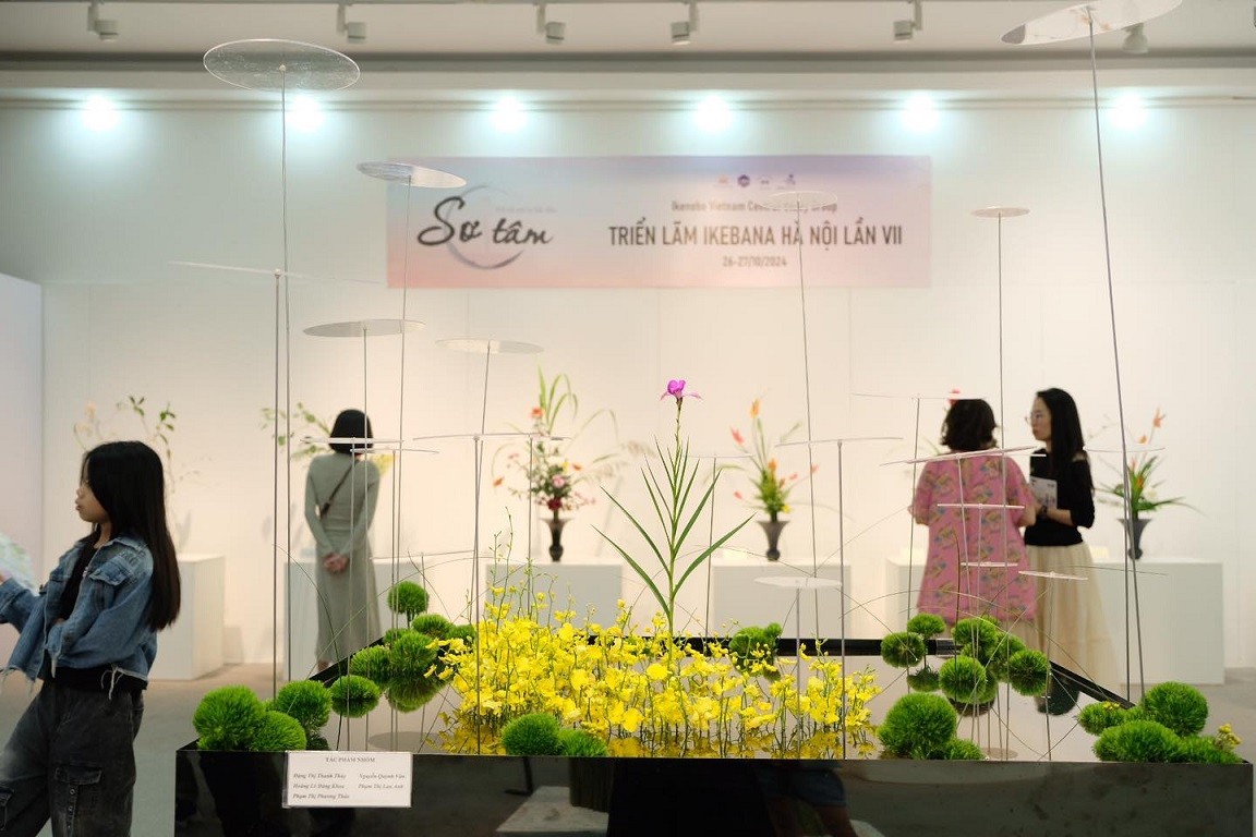 japan art of flower arrangement introduced to hanoi audience