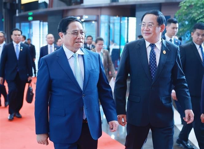 vietnam news today nov 7 prime ministers of vietnam laos meet in kunming