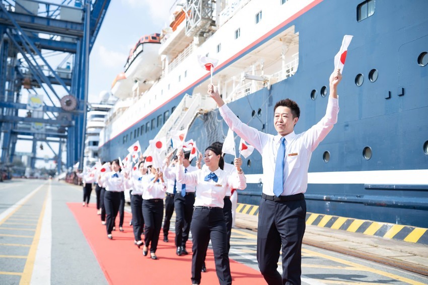 ho chi minh city welcomes southeast asian and japanese youth ship